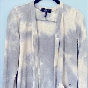 Jupee women’s made in the USA tie-dye long cardigan  with pockets high low hem